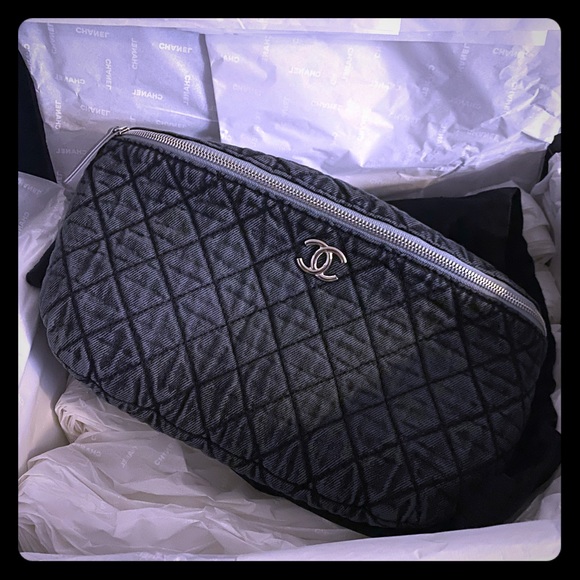 chanel quilted fanny pack